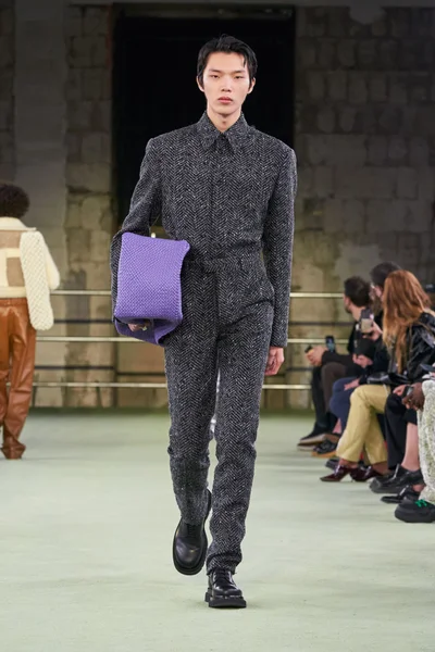 Look 62